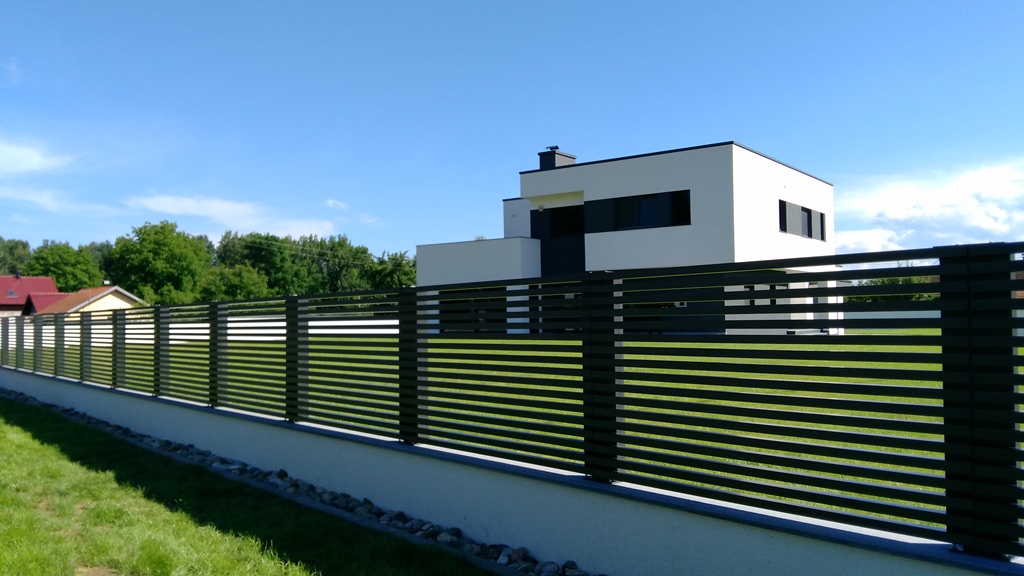Moderner Aluminiumzaun